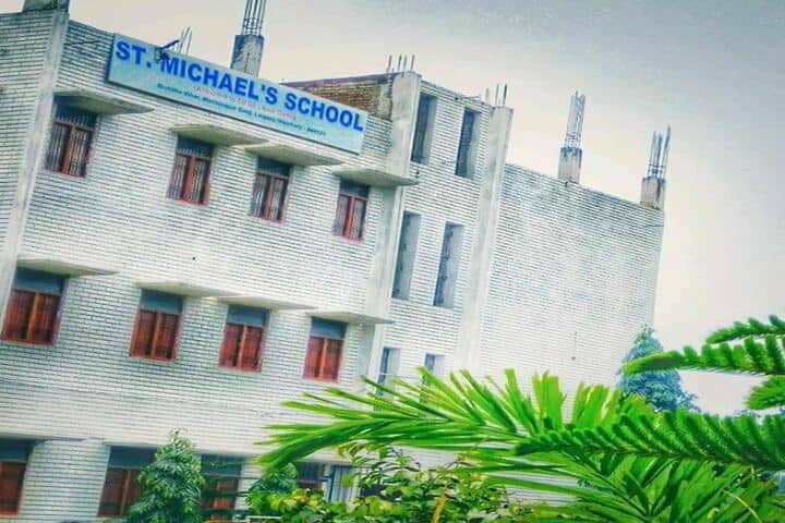 St Michaels School Lalganj-Building