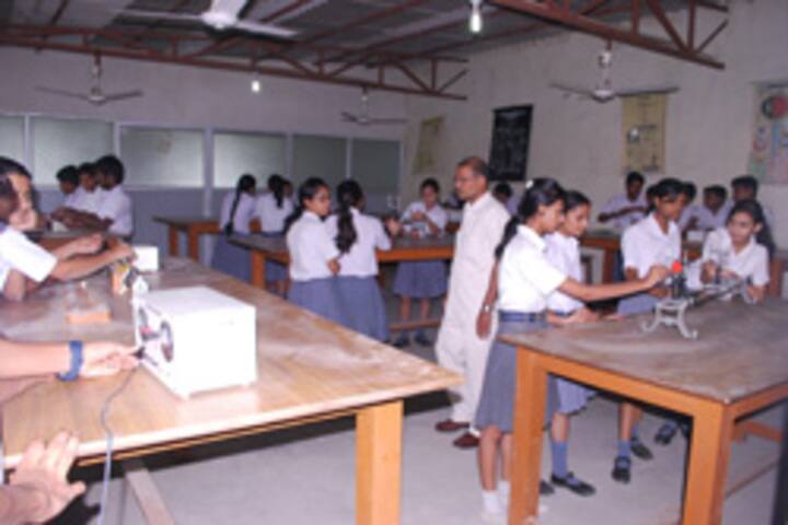 International Centre English School-Physic Lab