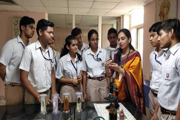 Kaushalya World School-Science Lab