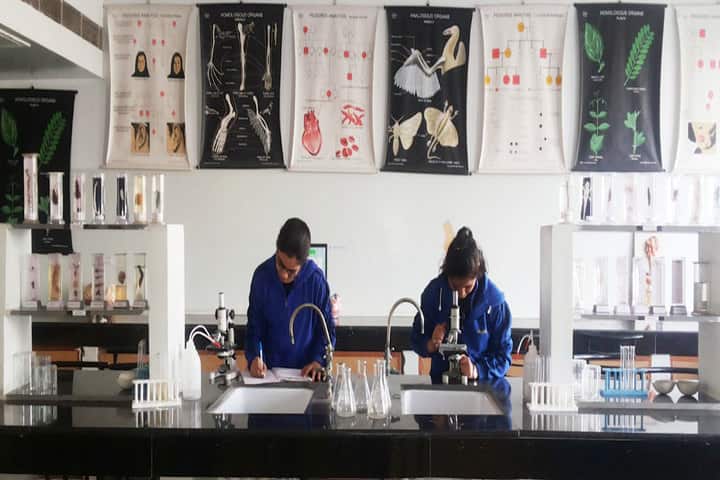 Khaitan Public School-Lab