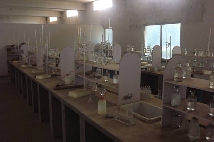 Lamba Convent School-Chemistry Lab