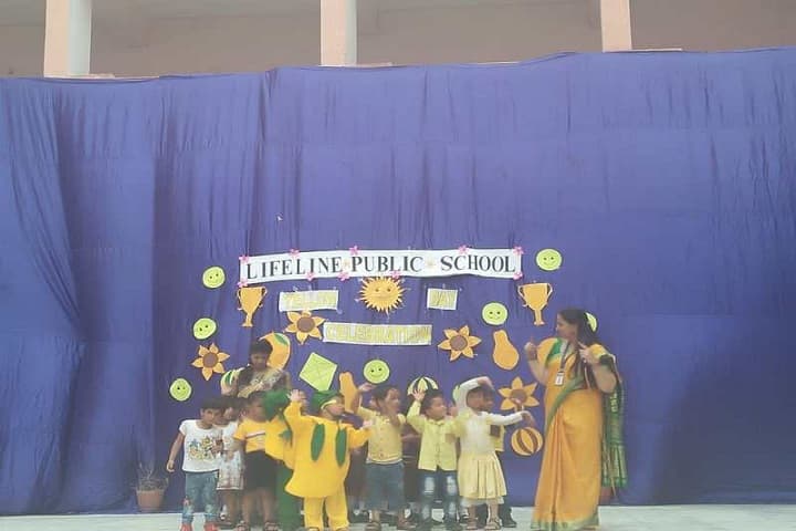 Lifeline Public School-Yellow Day
