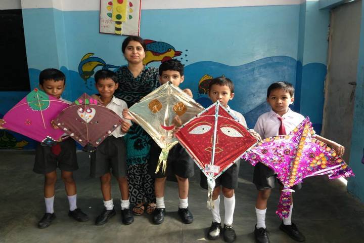 Lilawati Convent School-Kite Making