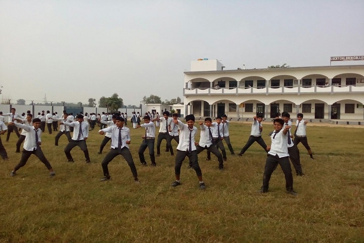 Lucky Children Junior High School-Karate Activity