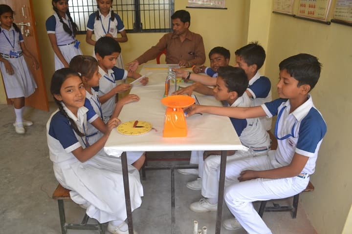 Lushkary Preparatory School-Physics Lab