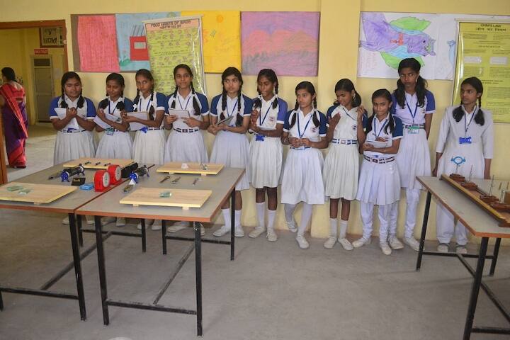 Lushkary Preparatory School-Science Lab