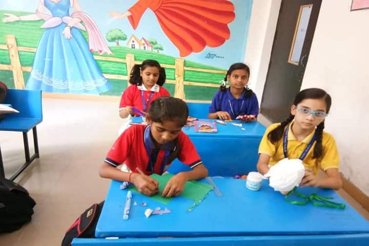 Maa Gayatri Memorial Kaushambi Presidency School-Art And Craft