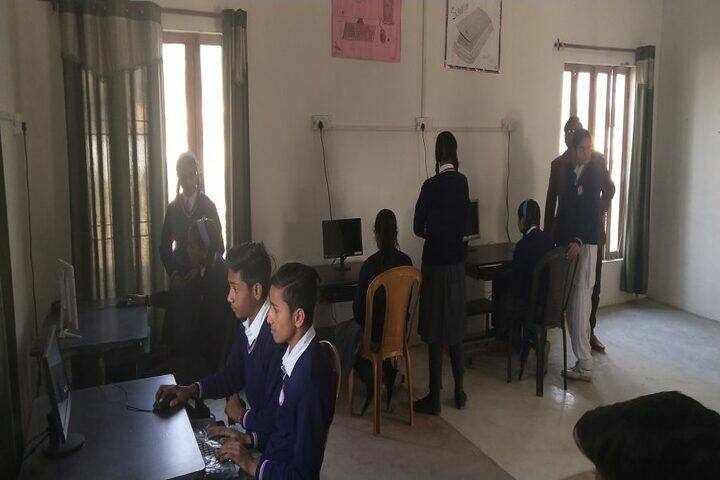 Maharaja Surajmal Holy Academy-Computer Lab