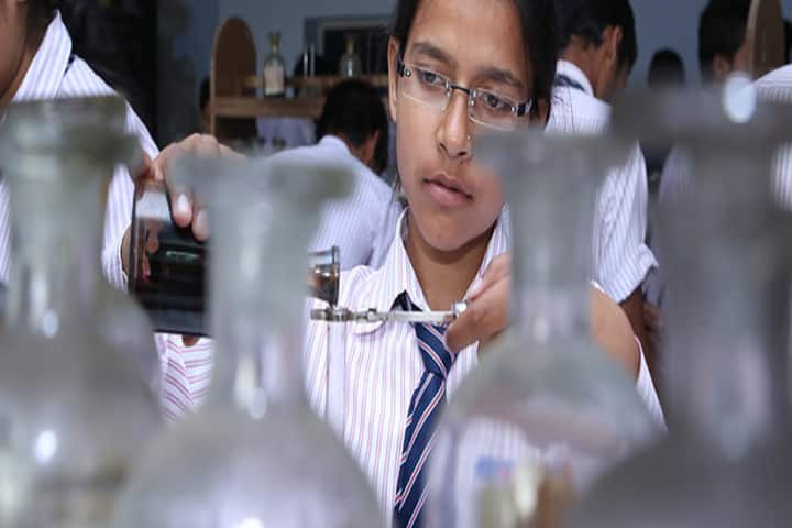 Mantora Public School-Chemistry lab