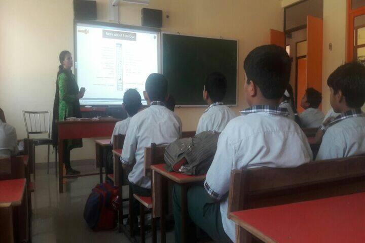Maple Grove World School-Smart Classroom