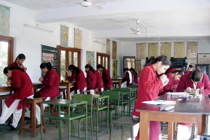 Mariampur Senior Secondary School-Science lab