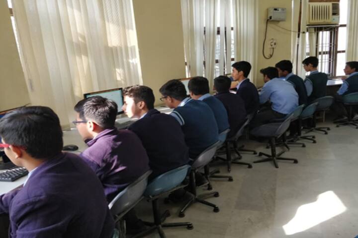 Modern School-Computer lab