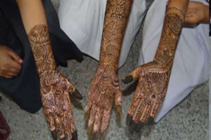Motherland Public School-Mehandi Competition