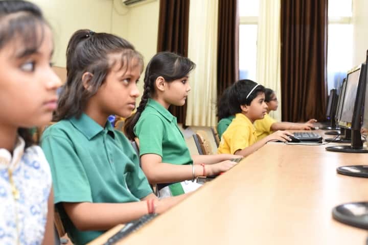 Mount Litera Zee School-Computer Lab