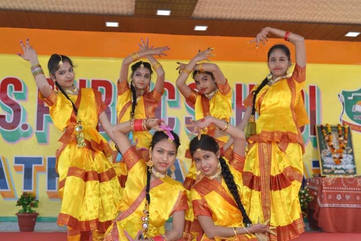 Narayan Savitri Public School-Dance Activity