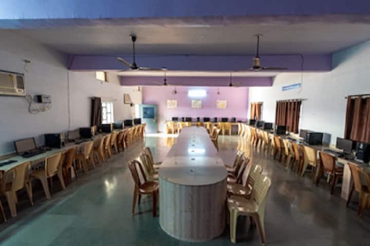 Narayana Public School-IT-Lab