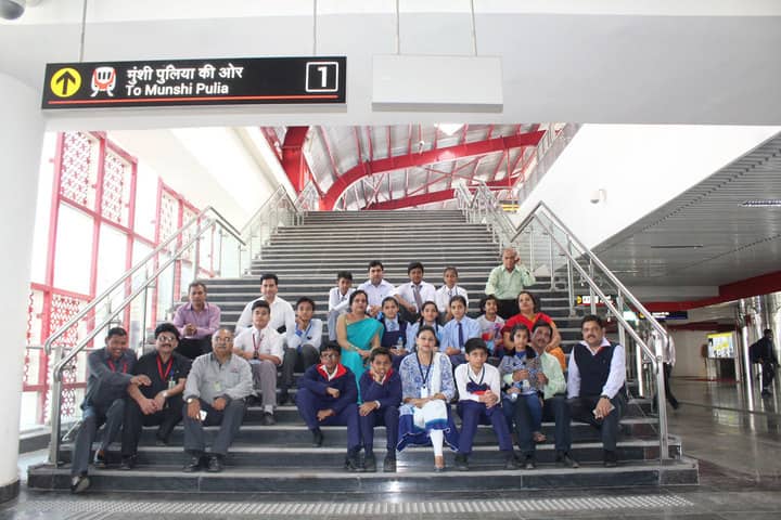 Navayuga Radiance Bilingual Senior Secondary School-Metro Quiz