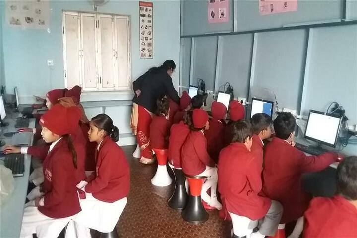 Navayuga Radiance School-Computer Lab