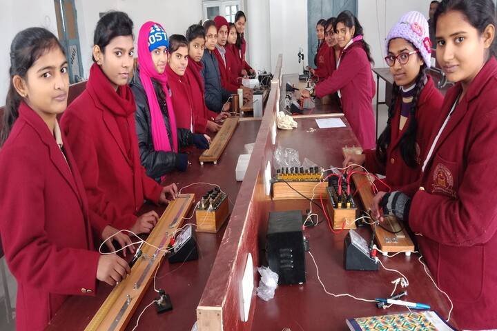 Navjeevan English School-Physics Lab