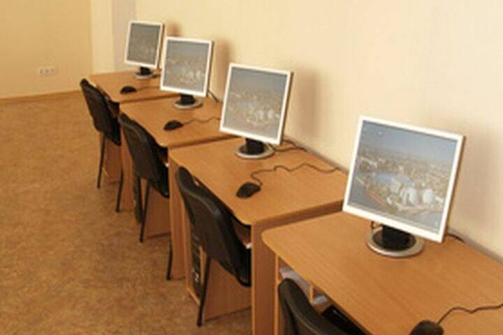 New Blooms Public School-Computer Lab