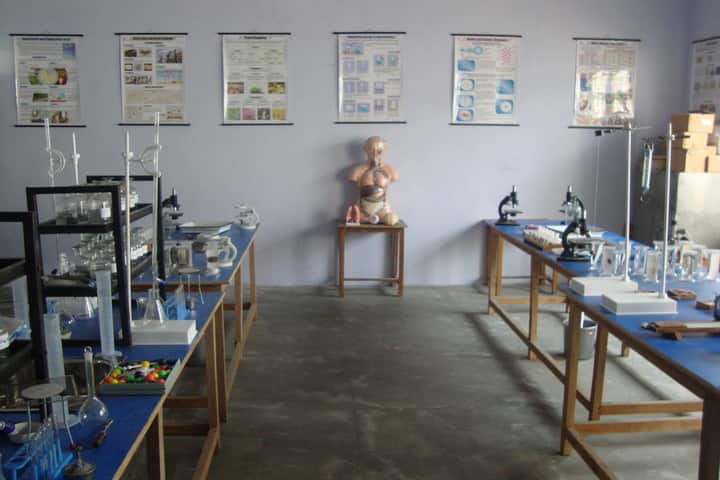 Ops International School-Chemistry Lab