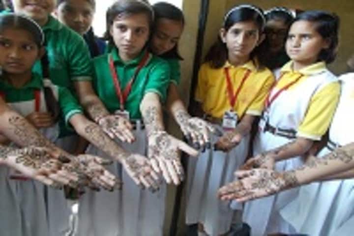Paradise Public School-Mehandi Competition