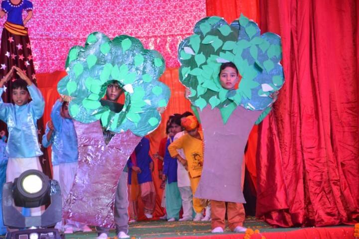 Pintoo Memorial Surya Academy-Fancy Dress Competition