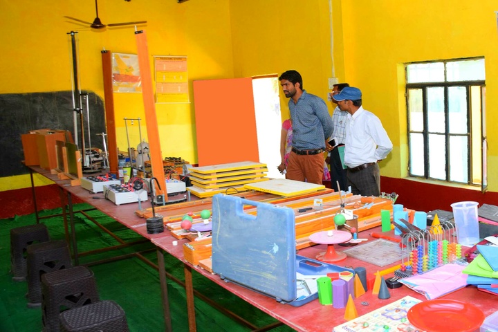 Pradhan Public Senior Secondary School-Chemistry Lab
