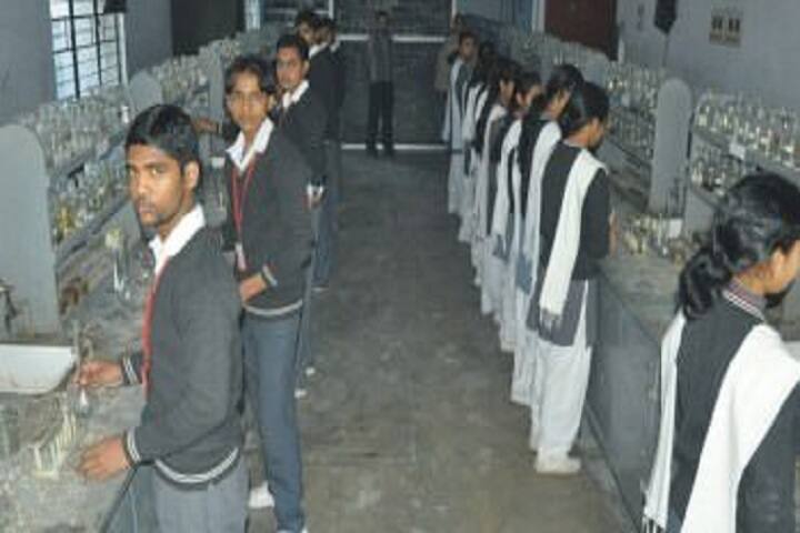 Pt Deen Dayal Upadhyaya Sanatan Dharma Vidyalaya-Science Lab