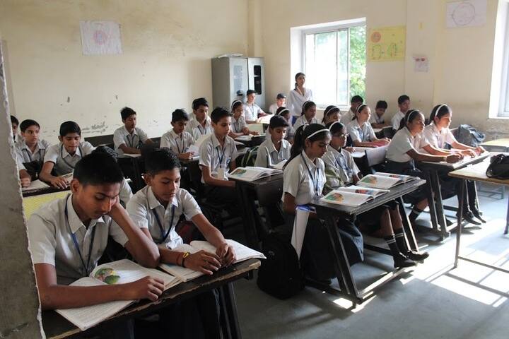 R K International School-Classroom