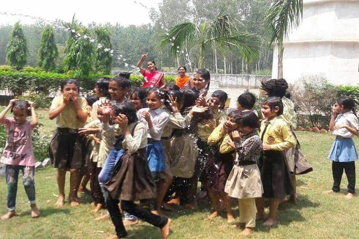 R G Public School-Rain Dance