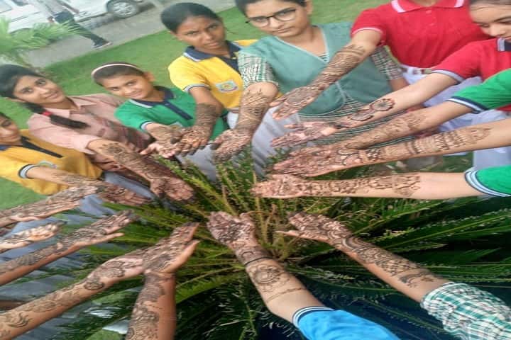 R S Memorial Olympian Public School-Mehandi Competition