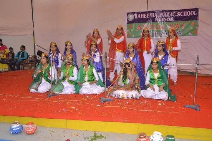 Raheemia Public Junior High School-Group Song