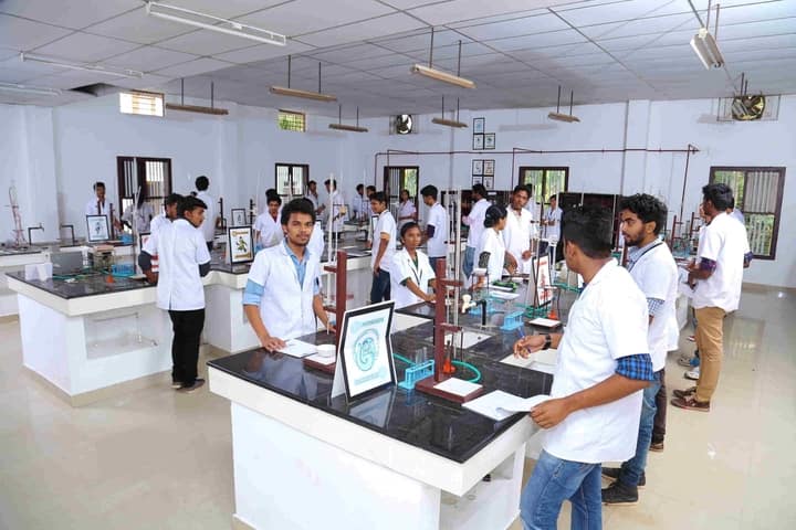 Ramsakhi Ram Niwas Convent School-Physics Lab