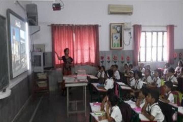 Rani Laxmi Bai Memorial Senior Secondary School-Smart Class