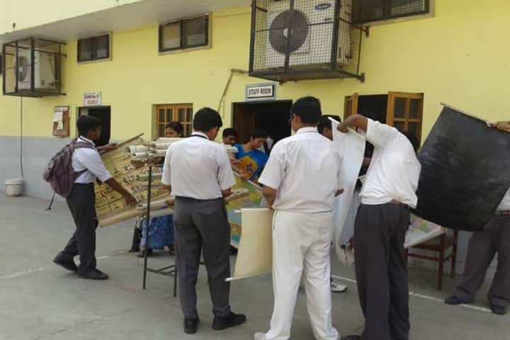 Rani Laxmi Bai Memorial School-Clean Indian Mission