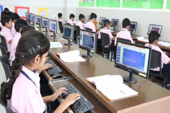 Rbs Public School-IT-Lab With Students