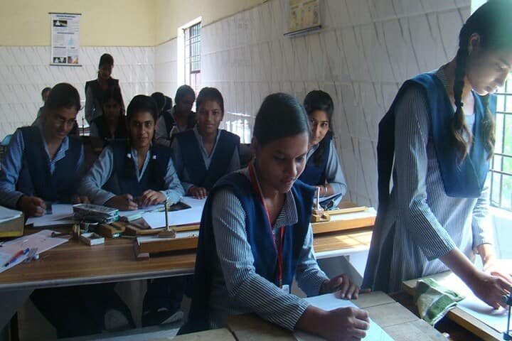 Red Rose Senior Secondary School-Science Labs