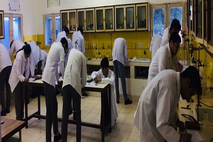 DAV Public School-Lab