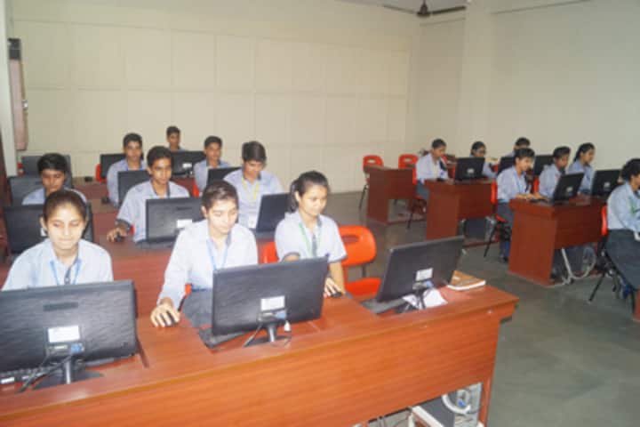 Royal Public School- Computer lab