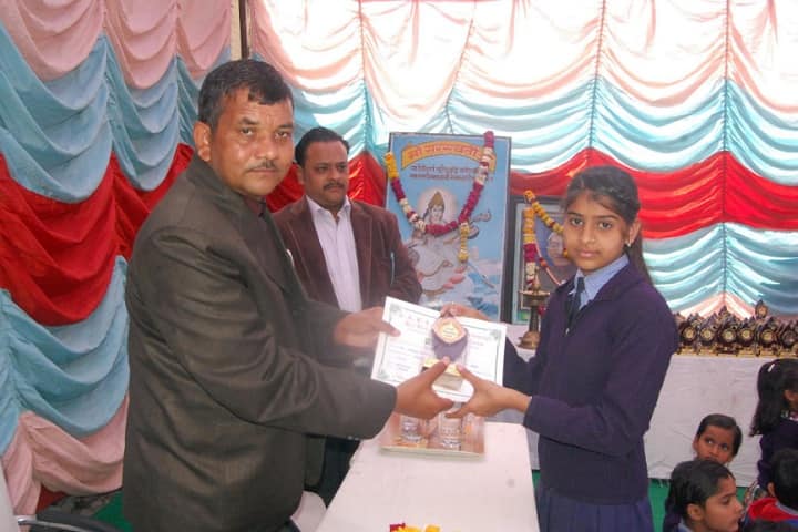 S S Kanhaiya Lal Aggarwal Memorial Bal Vidya Mandir-Certificate Distribution