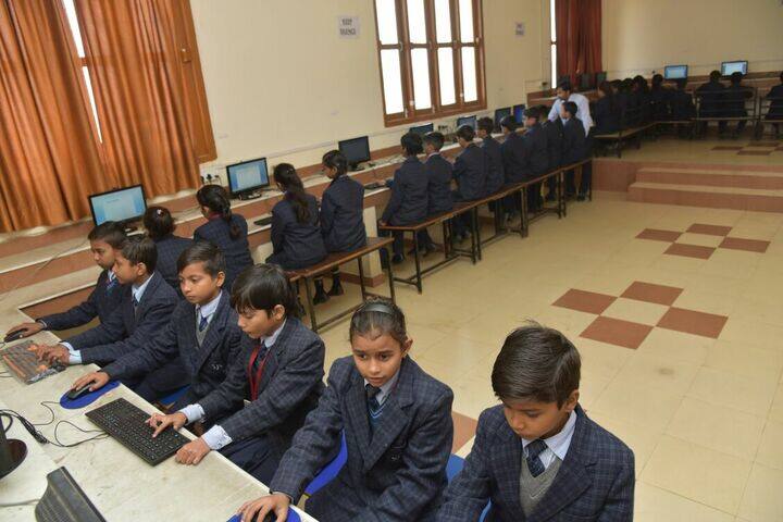 SJS Public School-Computer lab