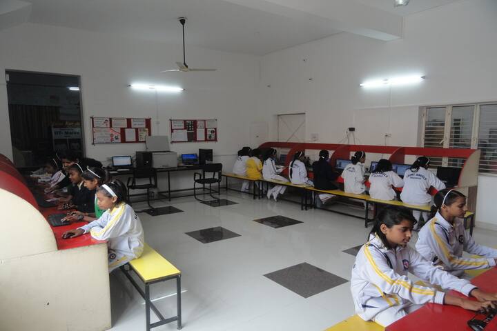 Saint Angels Public School-Computer lab