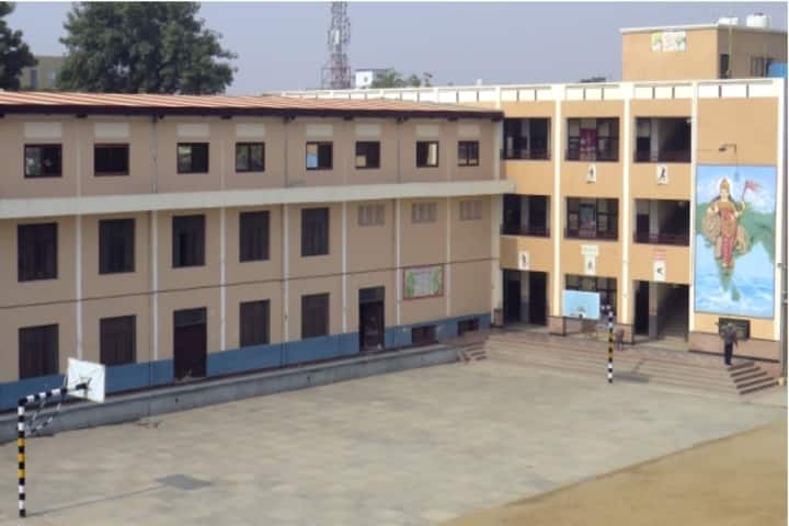 Saraswati Vidya Mandir- School Campus