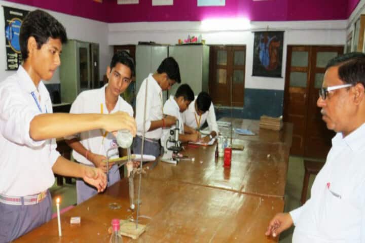 Saraswati Vidya Mandir- Science Lab