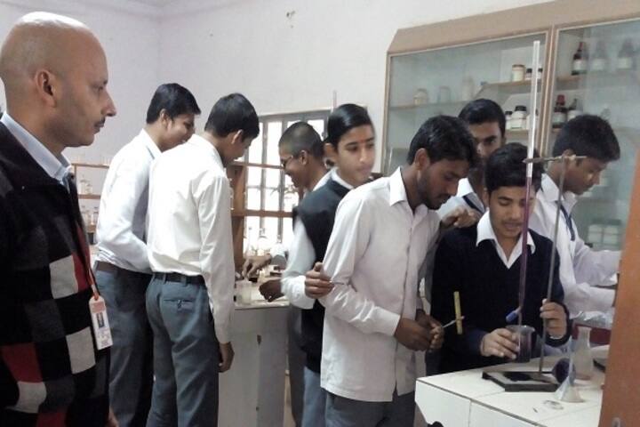 Saraswati Vidya Mandir-Chemistry Lab