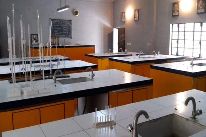 Sarla International Academy-Chemistry lab
