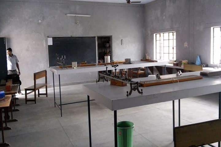 Sarla International Academy-Physics lab