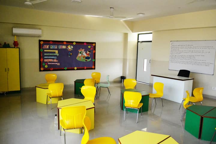 Sarvottam International School-Art Room