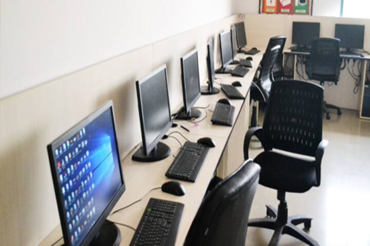 Sarvottam International School-Computer Lab